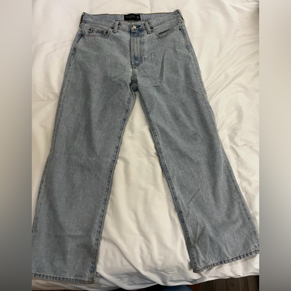 Abercrombie & Fitch Light Blue men’s  Jeans 31 loose fit